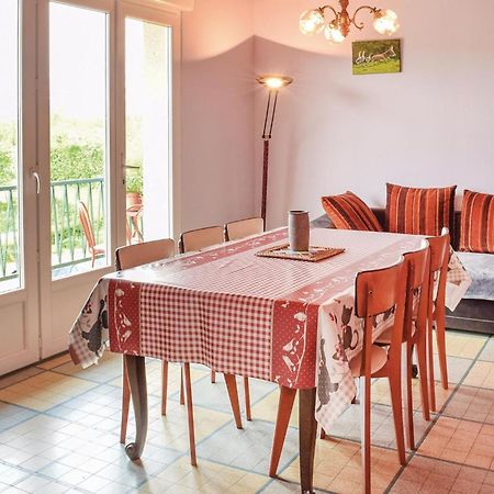 Holiday Home In Montsernelle Lithaire Ngoại thất bức ảnh