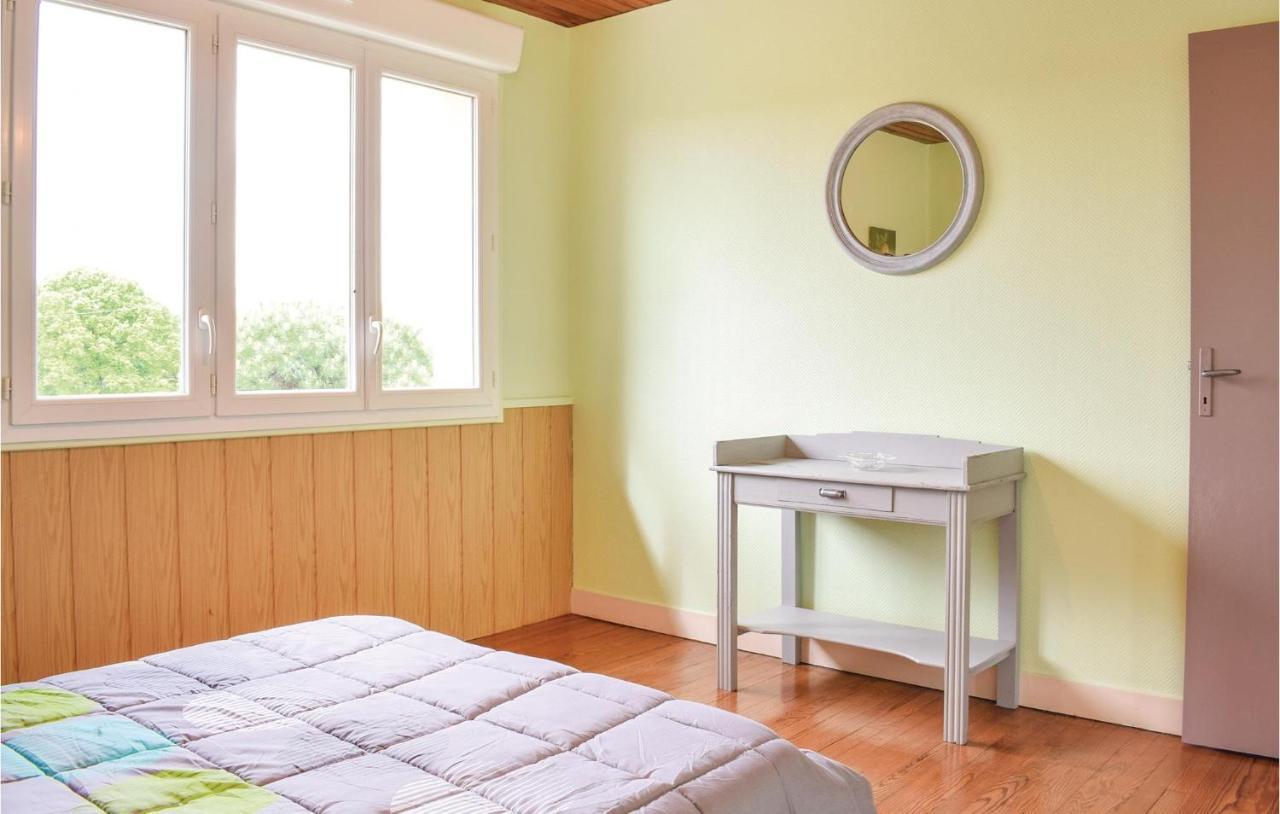 Holiday Home In Montsernelle Lithaire Ngoại thất bức ảnh