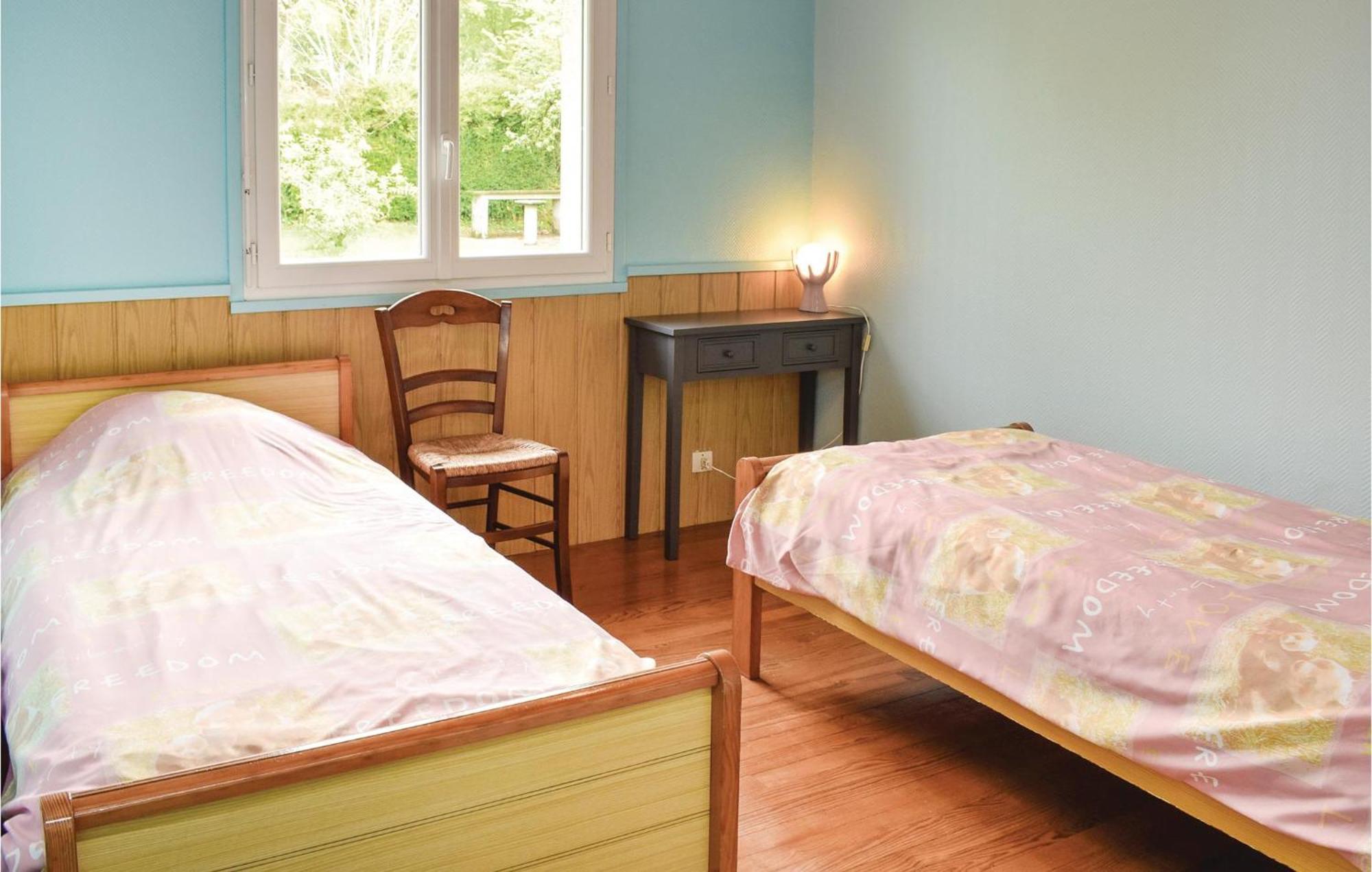 Holiday Home In Montsernelle Lithaire Ngoại thất bức ảnh